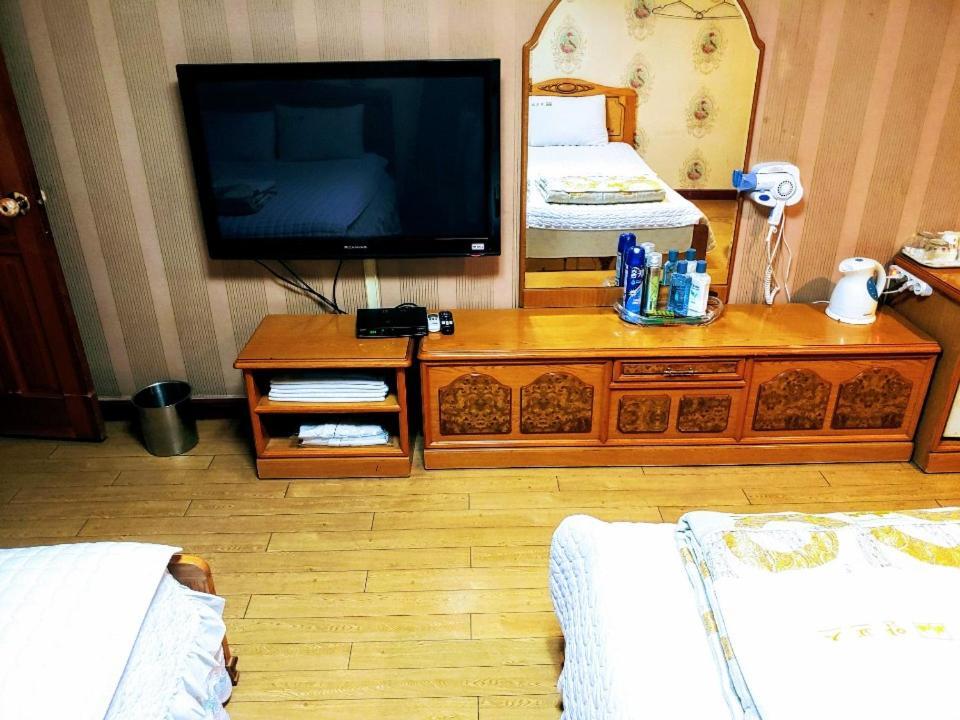 Alps Motel Busan Buitenkant foto